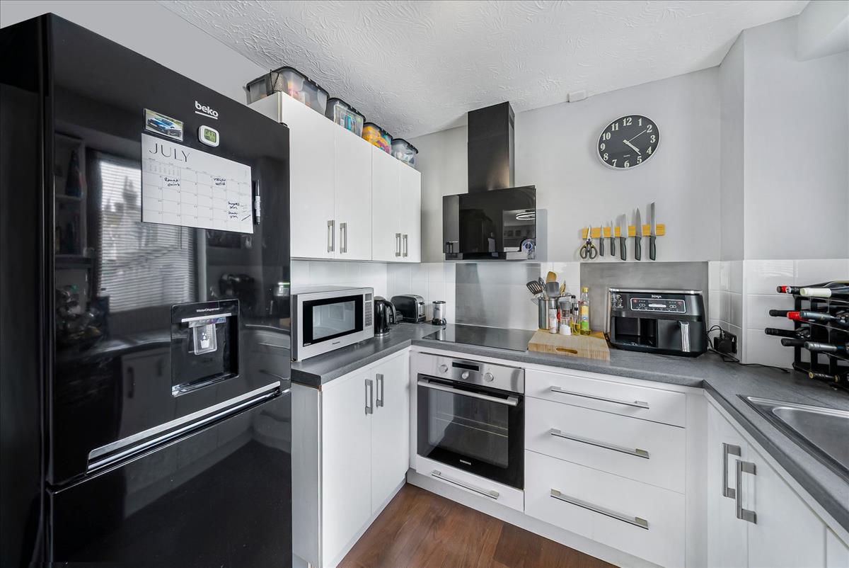 Property Image 7ae77d2d-ad3c-4643-872e-0ba168189a7b