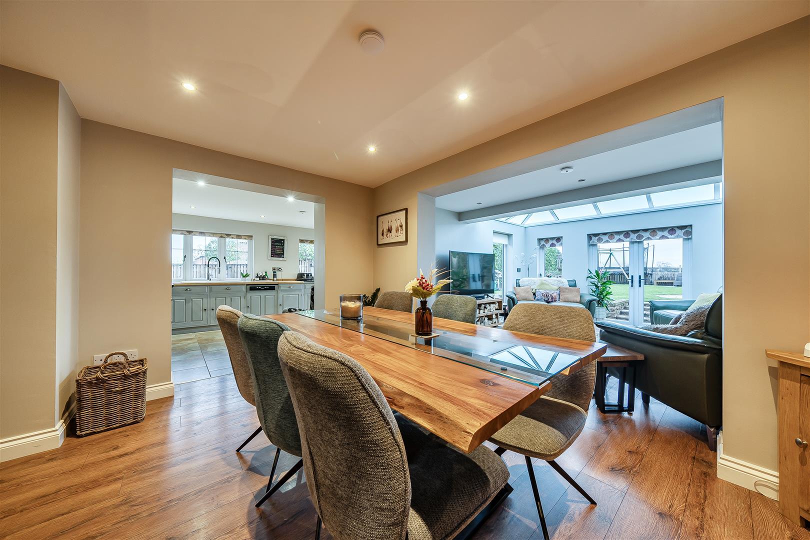 Property Image 7aea6bd4-b5b7-4926-b32d-22f0e33d81b1