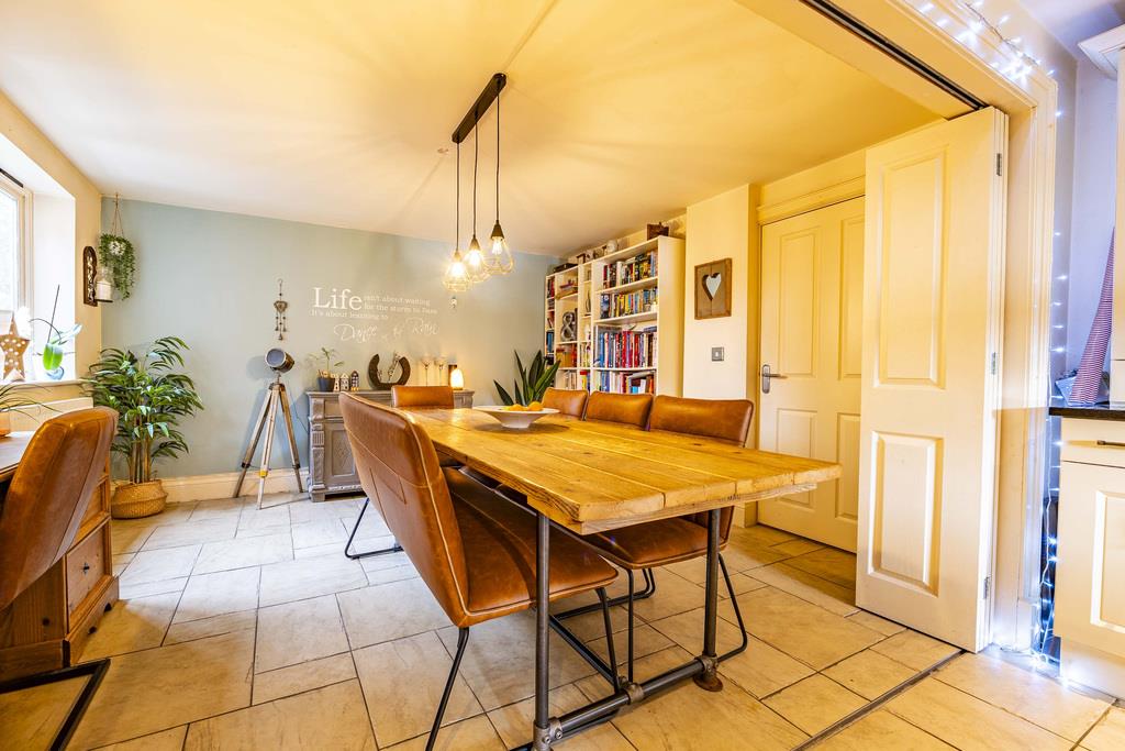 Property Image 7afdf10d-b222-4003-afeb-43a6b058e32d
