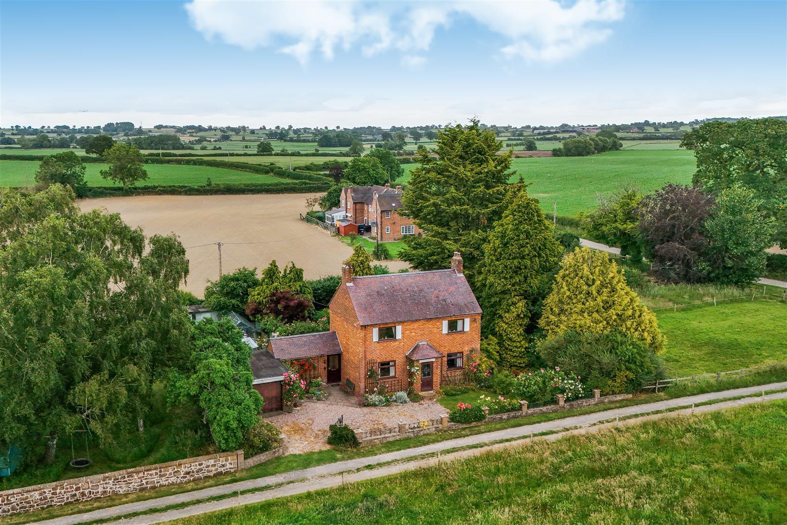 Property Image 7b2d41f6-9c31-4ff7-b338-9e3945304e4d