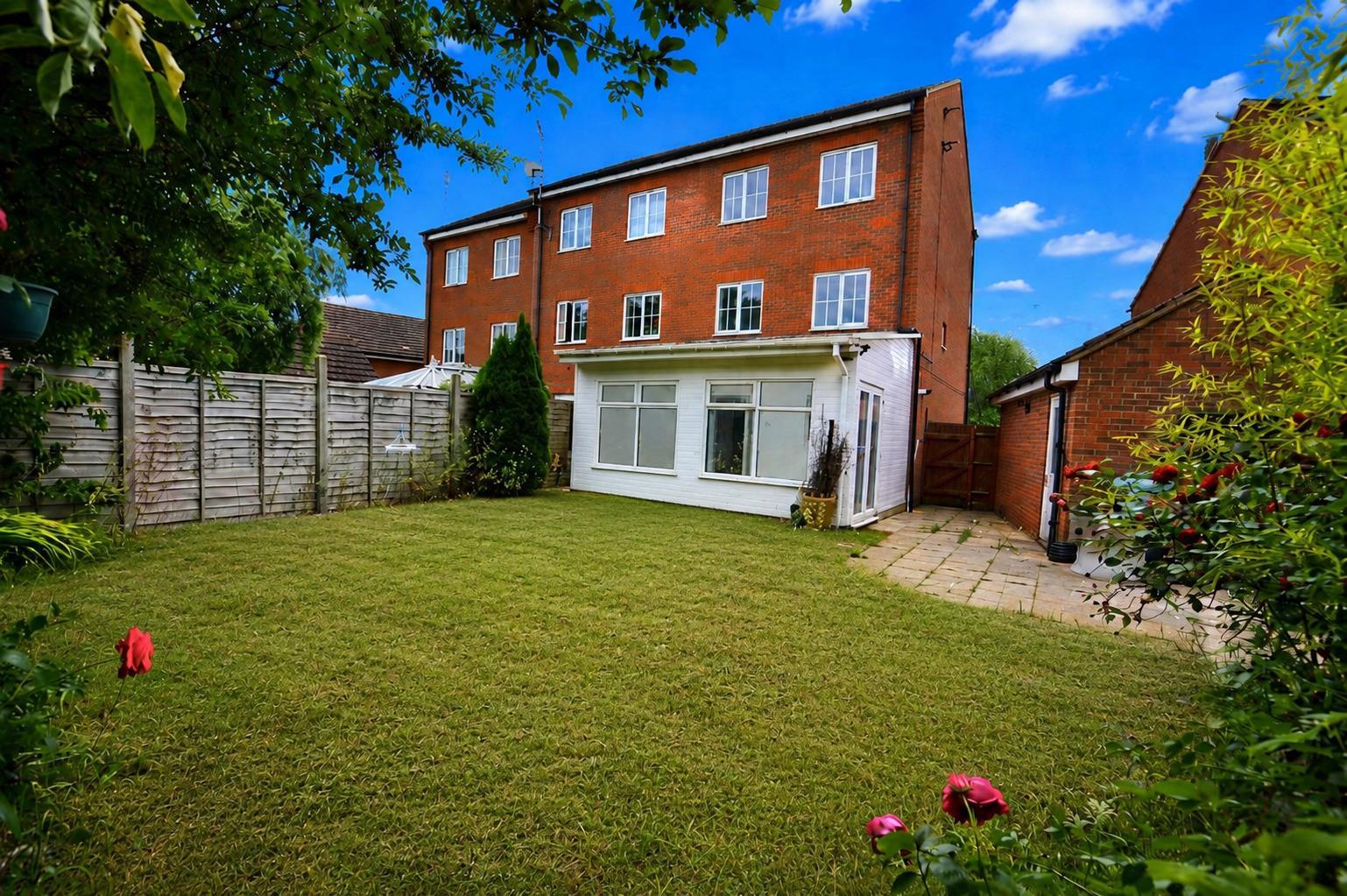 Property Image 7b424e83-eb33-45fb-a0a3-f57ee4d5ccb6