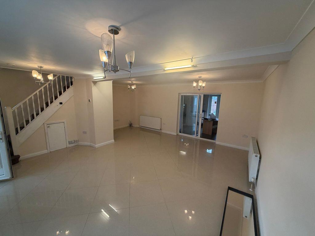 Property Image 7b67aa5a-348d-46f0-a609-5b20a9dbd0be