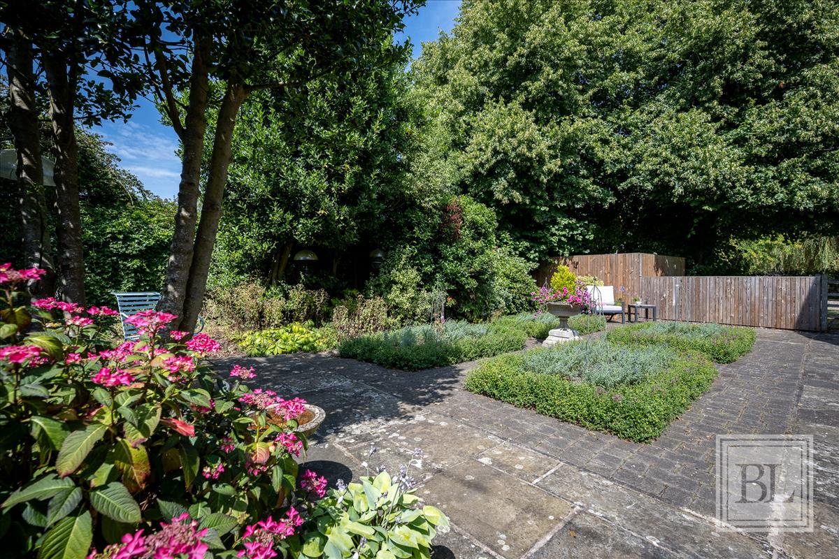 Property Image 7ba6107c-00ae-47ae-8e6d-44281d91ad14