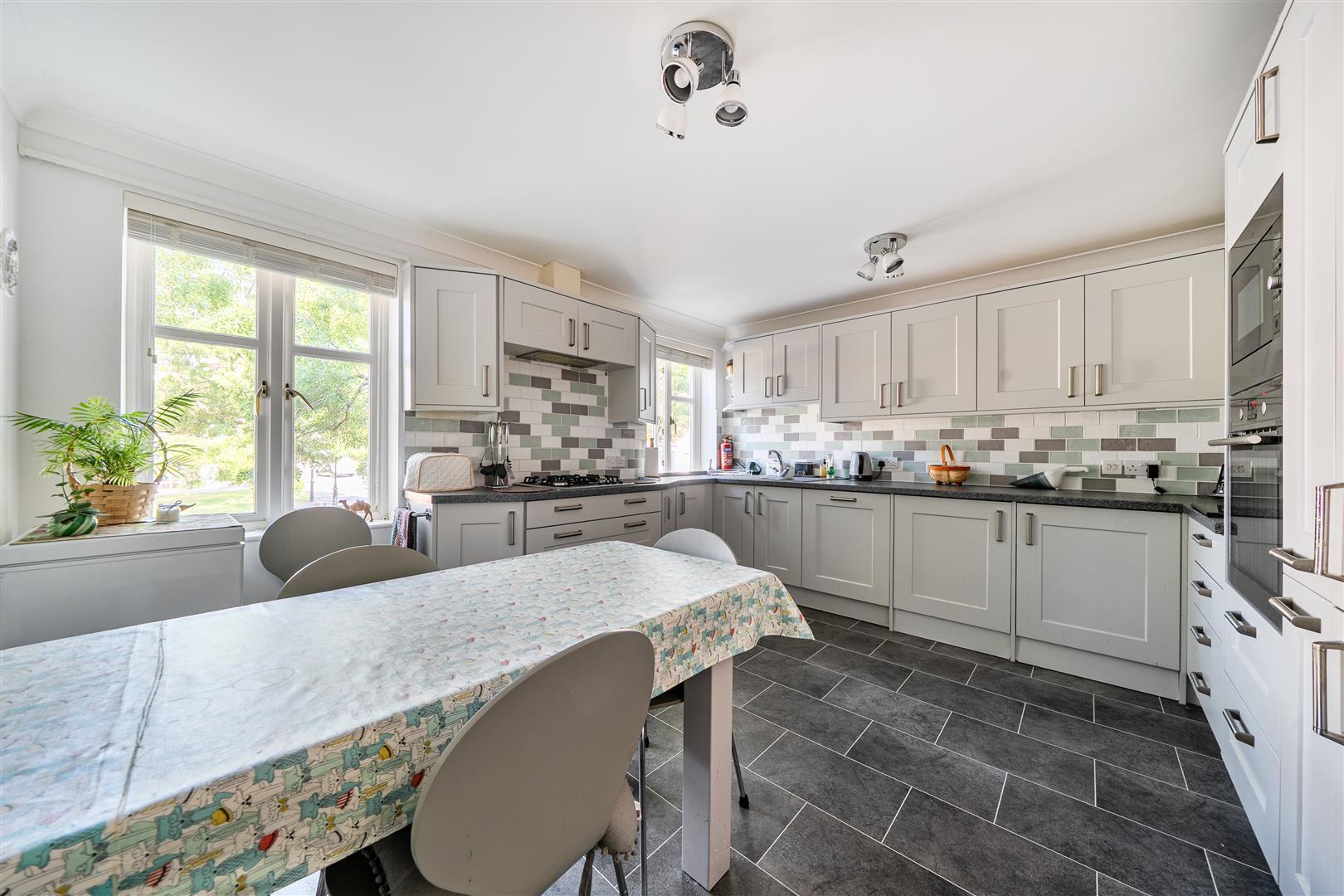 Property Image 7bc7018a-7594-49f3-abae-9a80b64446a9