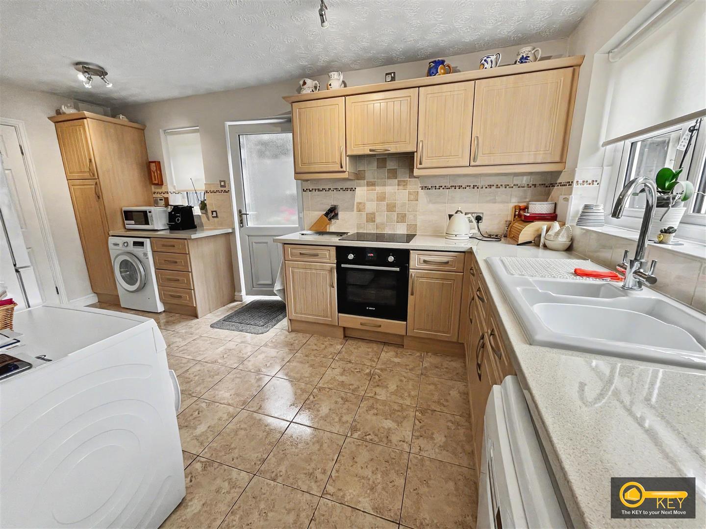 Property Image 7c27628f-a97d-4b85-aae5-80511a3d601d