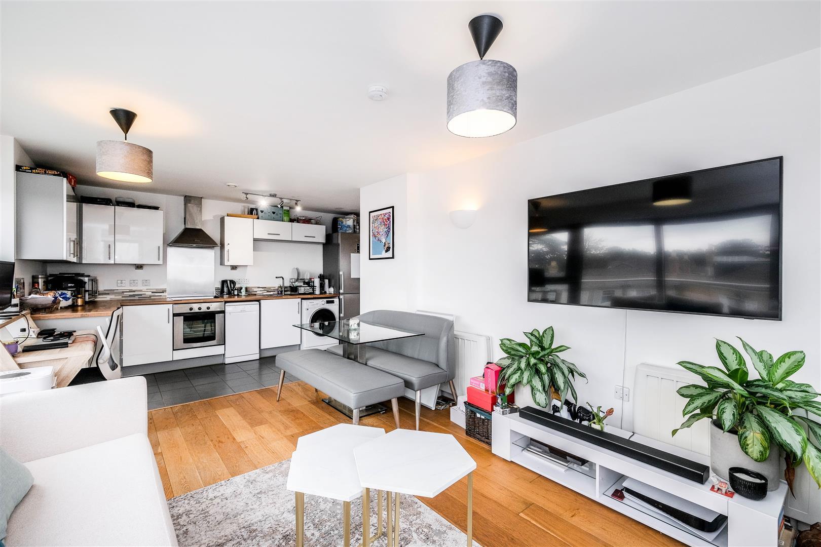 Property Image 7c48e3f4-7067-4f47-8f7f-3c216732bd8d
