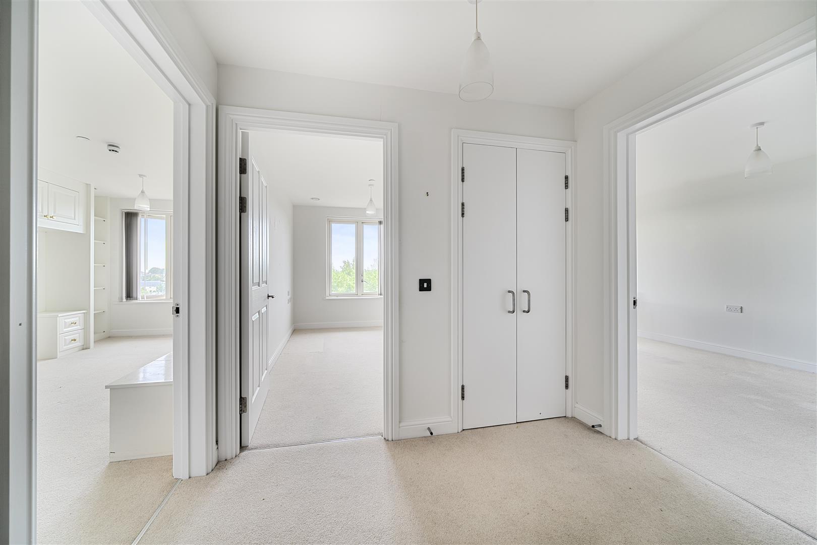 Property Image 7c5e46c7-1ba7-4f4c-a165-e3cf2d62ae66