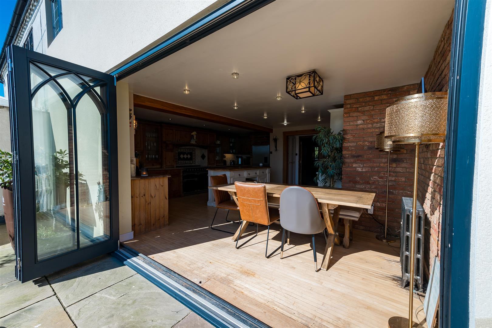 Property Image 7c75db24-e3a5-4f70-8a3d-8baf3c3c7388