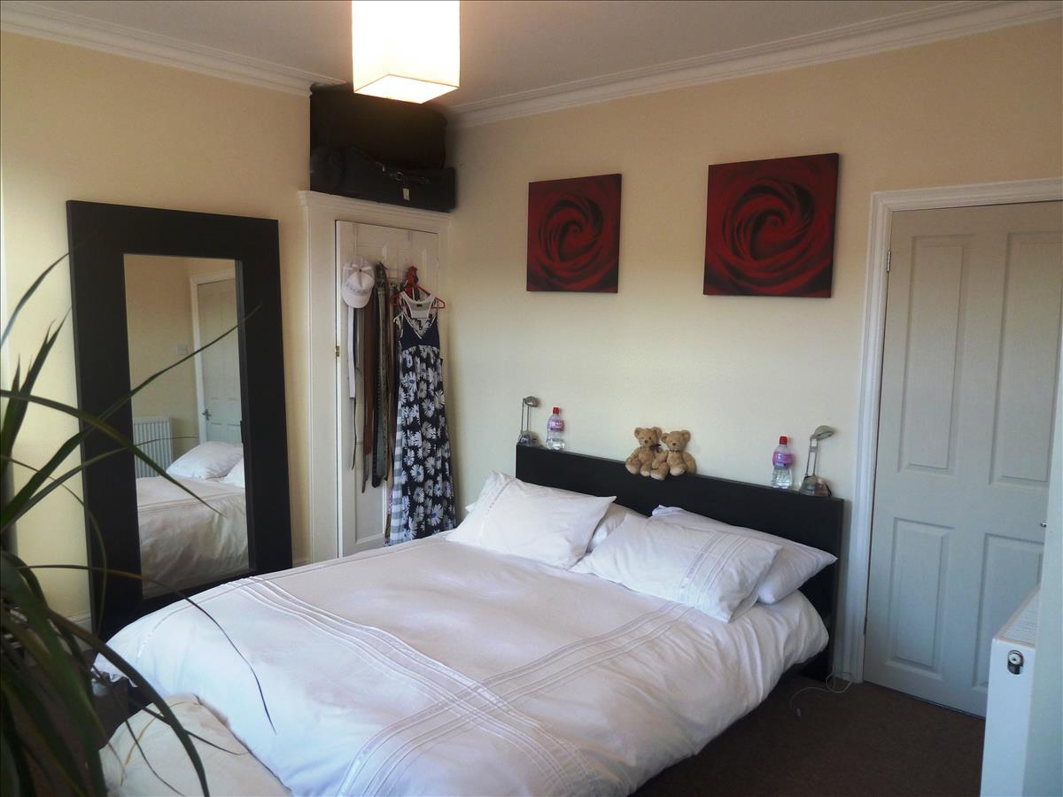 Property Image 7c7edba9-b1d0-4c41-8dde-0666b3cf22d3