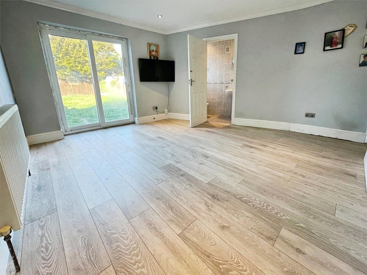 Property Image 7c9009cb-f127-49b6-afe3-b9610cc23548