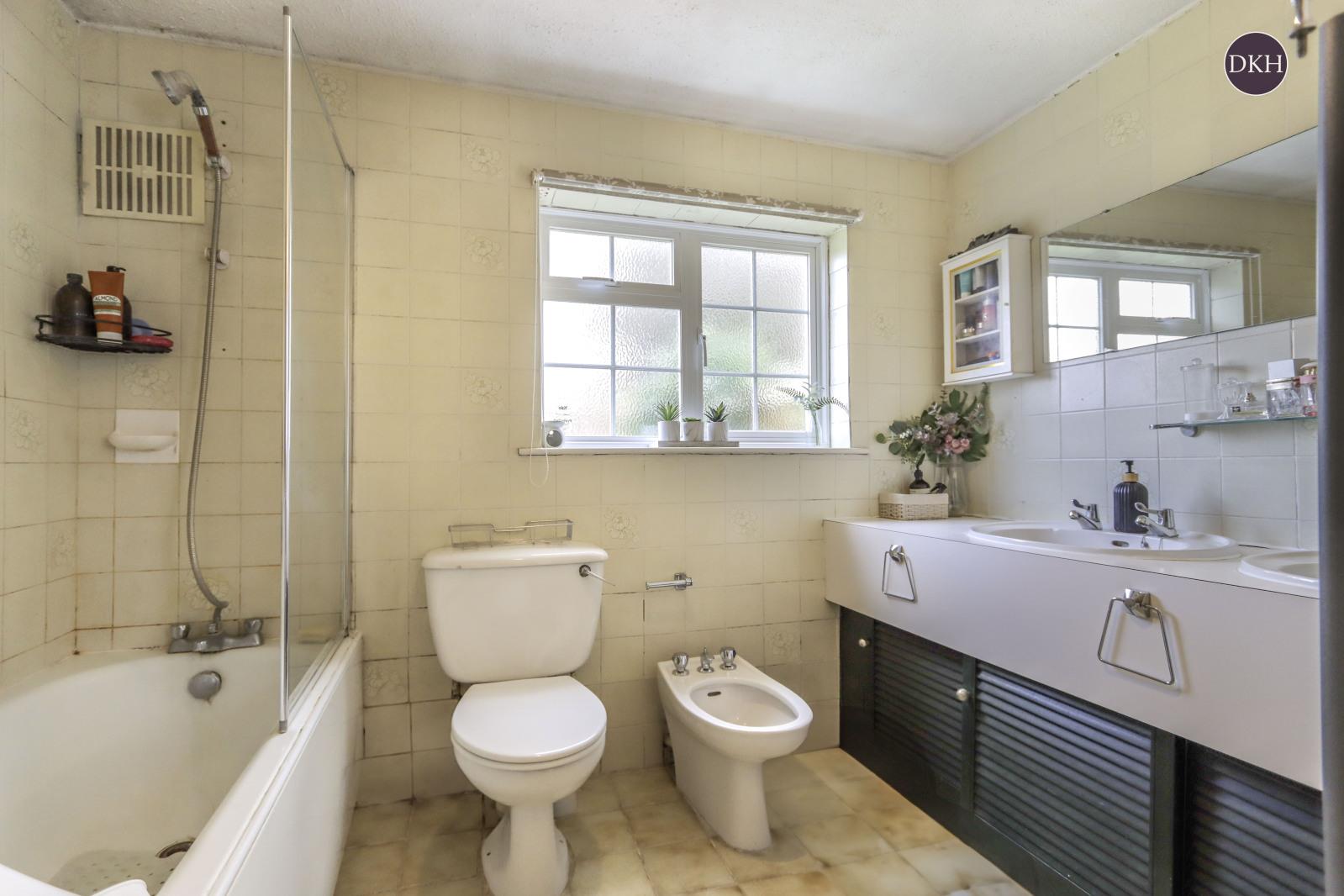 Property Image 7c90d516-bc10-467c-9bd1-33d2b7ed1c9a