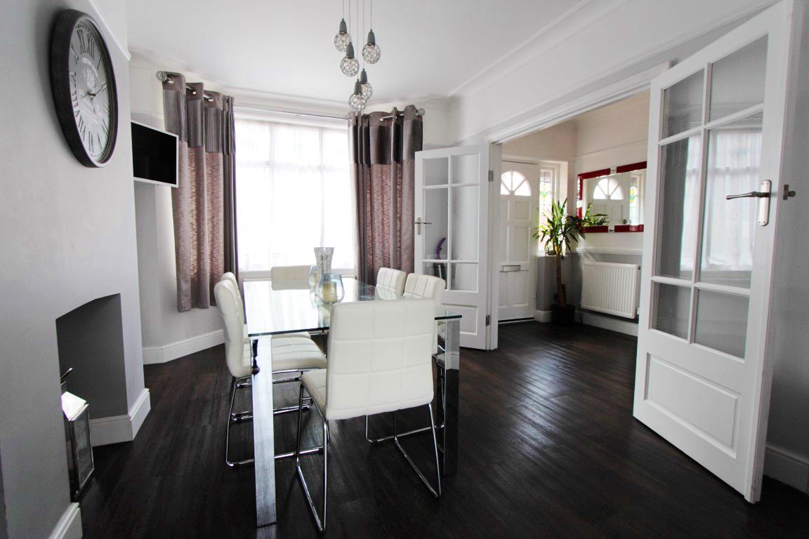Property Image 7c9ffda7-bfb9-4e5b-bb4a-33da862fb87b