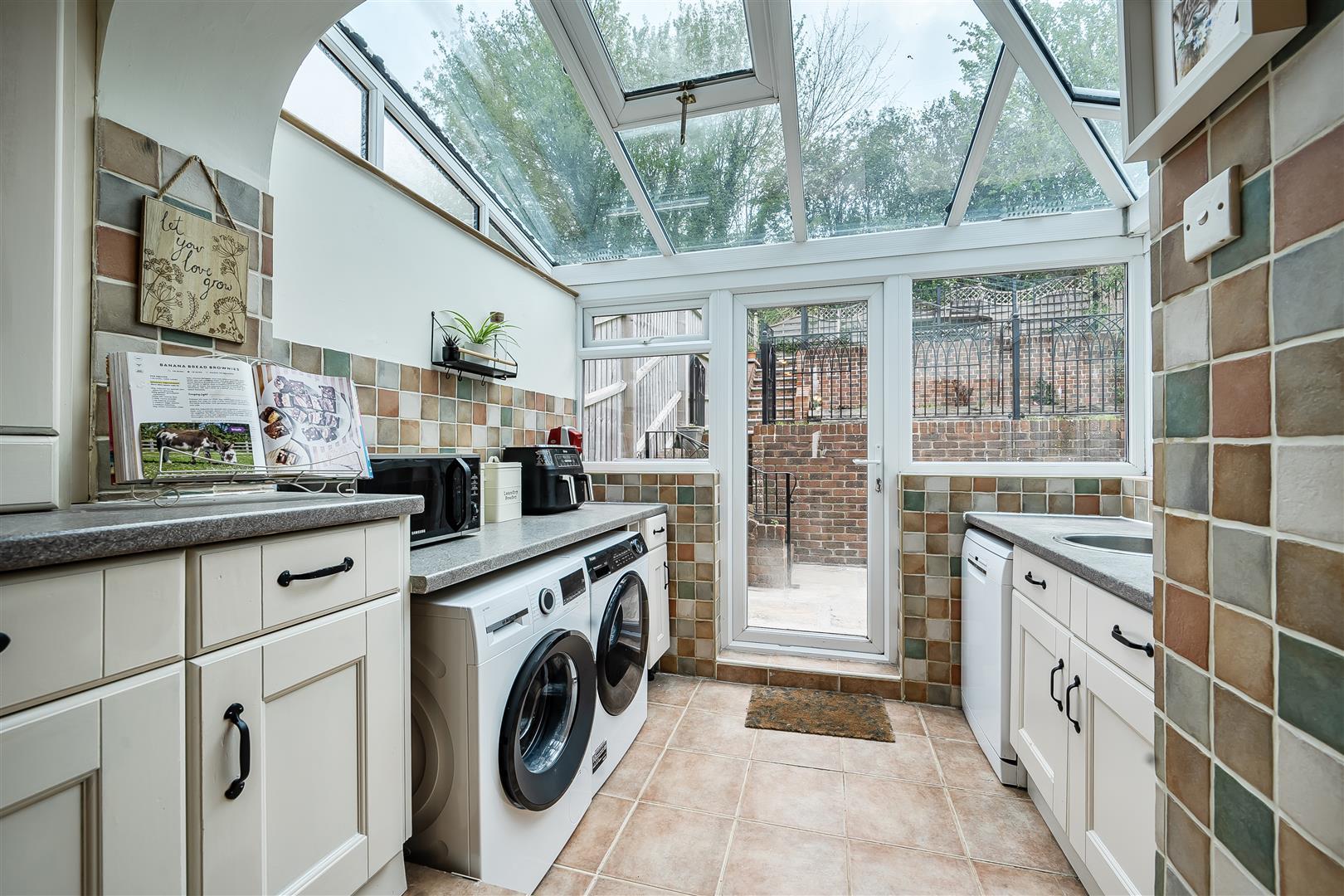 Property Image 7cc6ed7a-a564-4d16-87f4-38d198f82669