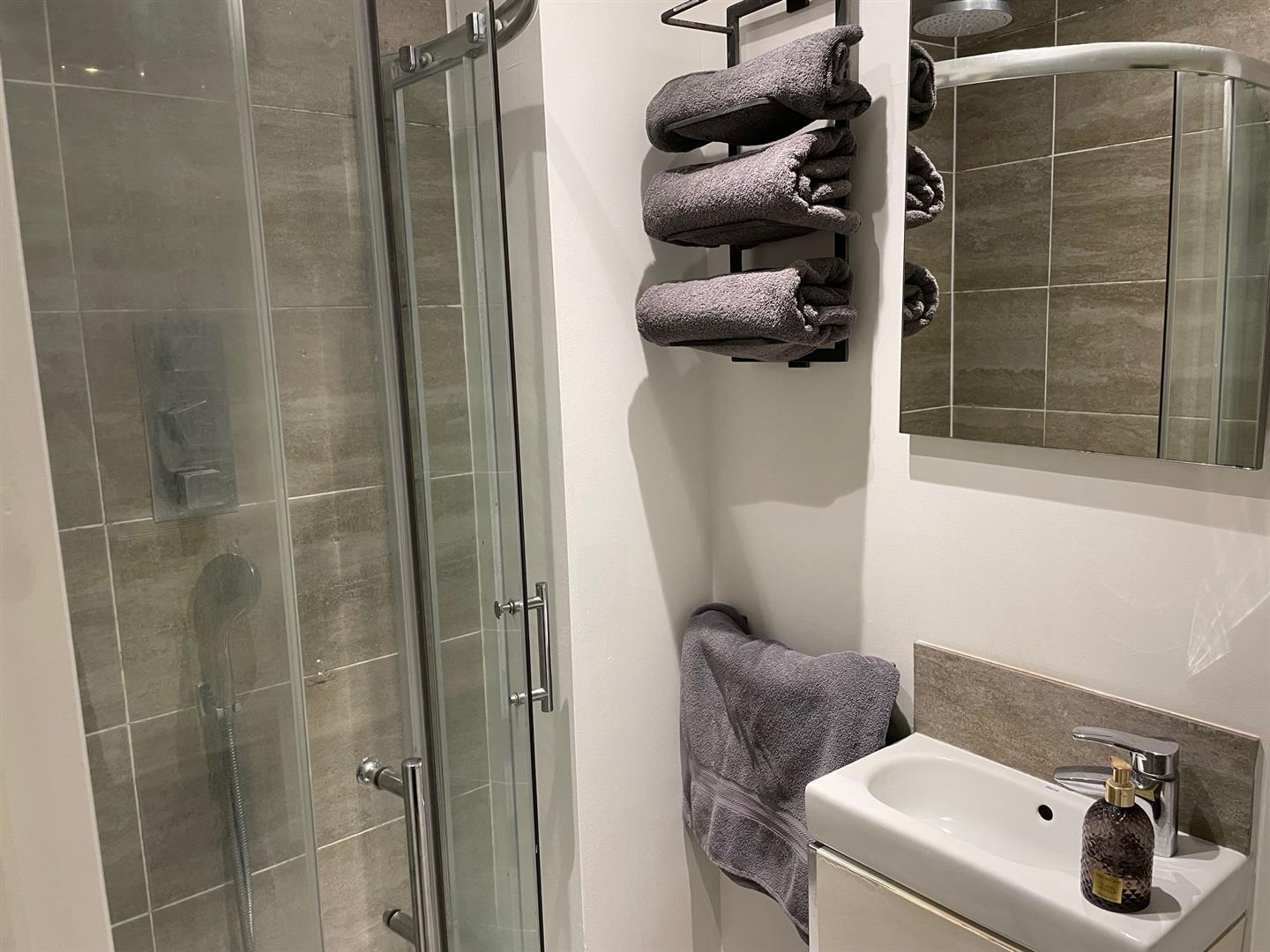 Property Image 7cd2cae8-5e39-4fcc-8cbe-125ccde539de