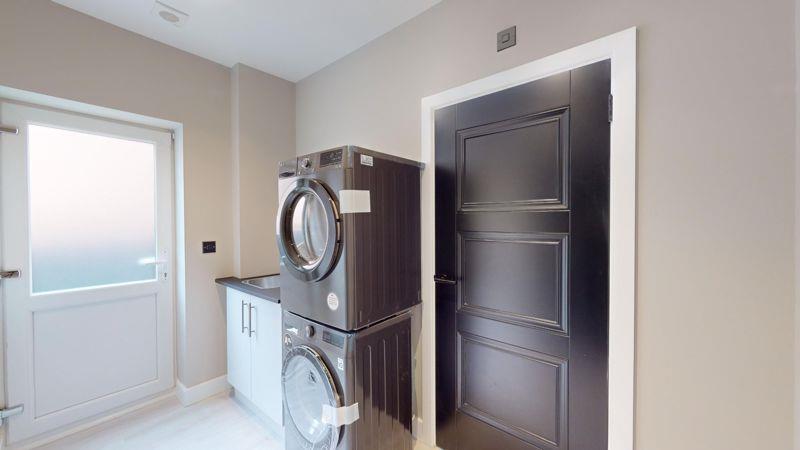 Property Image 7cd83b47-37c2-448b-854a-628e7e318914
