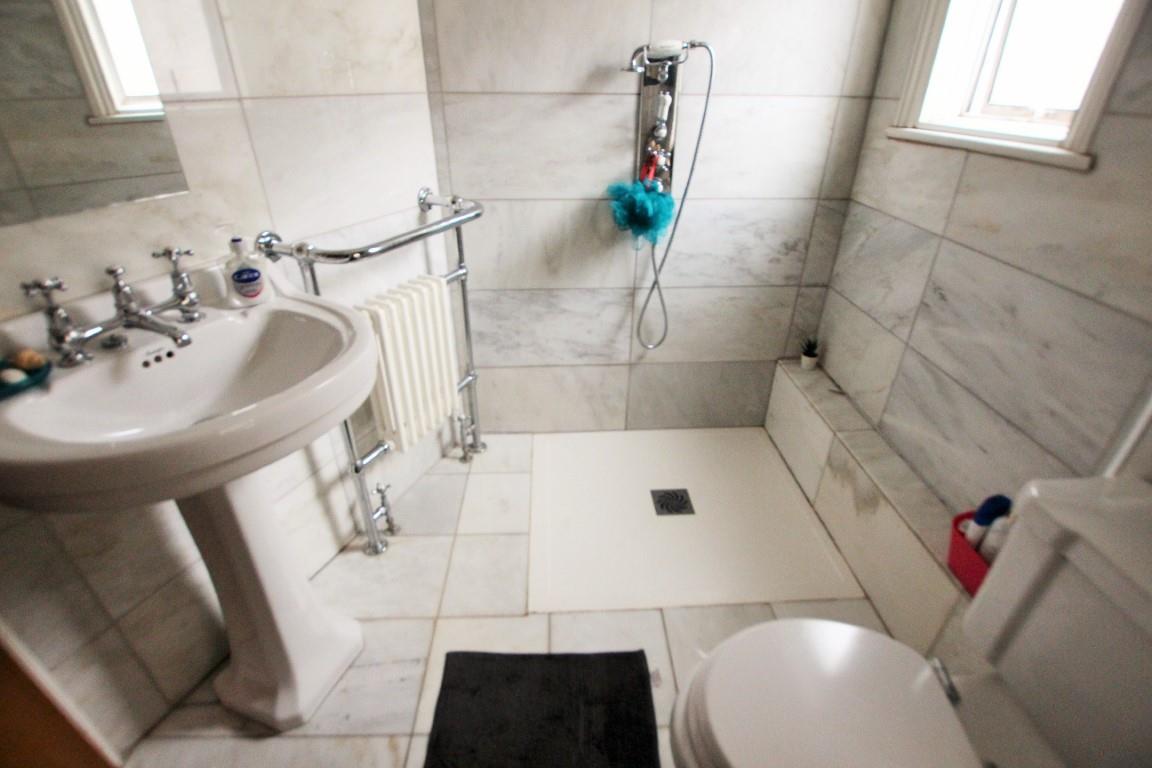 Property Image 7ce01a62-3b0e-417a-abbb-4bb11835d537