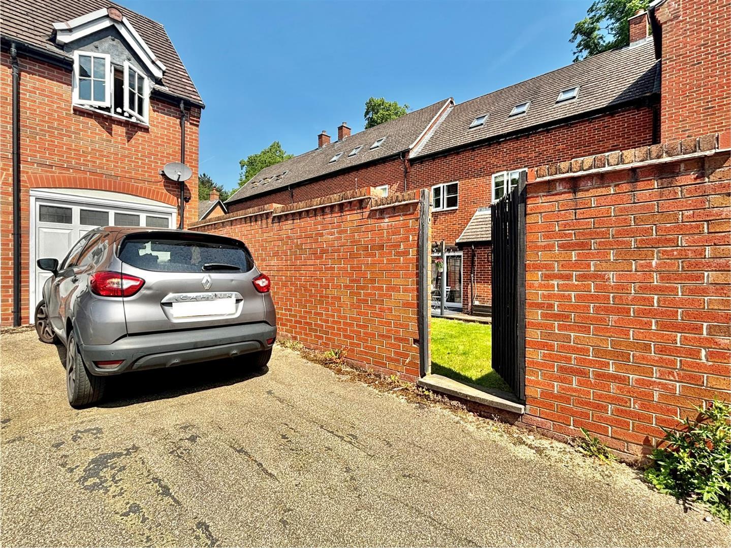 Property Image 7d318aa5-c5ba-4f02-894e-1b43d3f75dfb