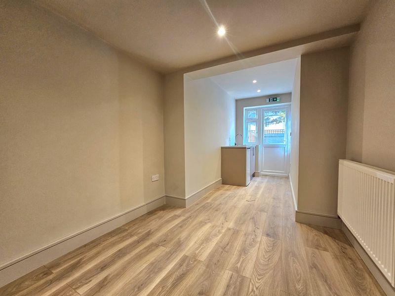 Property Image 7d323a57-10ec-4220-bdbb-7a8f3cac62d6