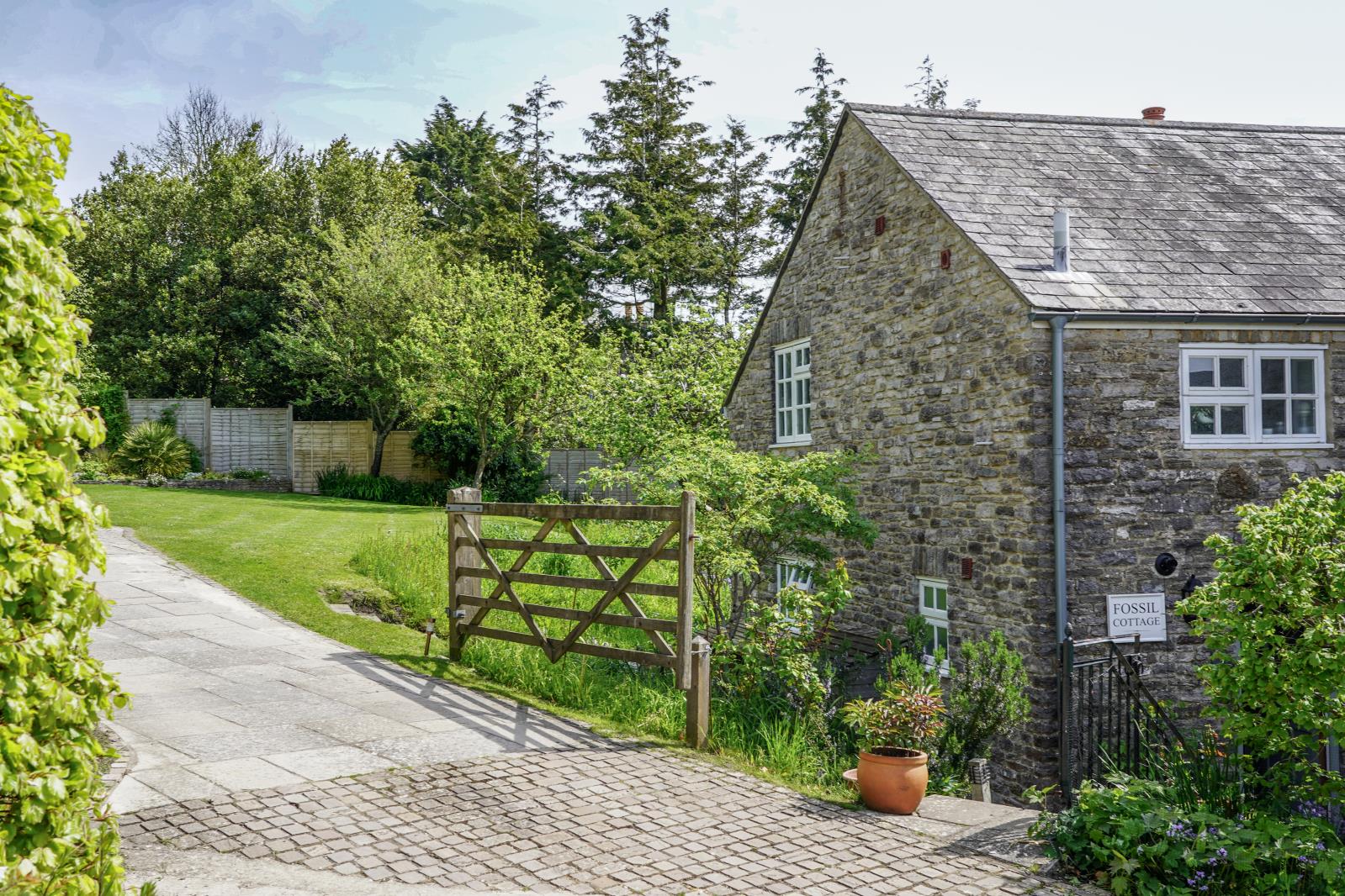 Property Image 7d9a854b-0c91-48f7-9152-25e4d94d0b1d