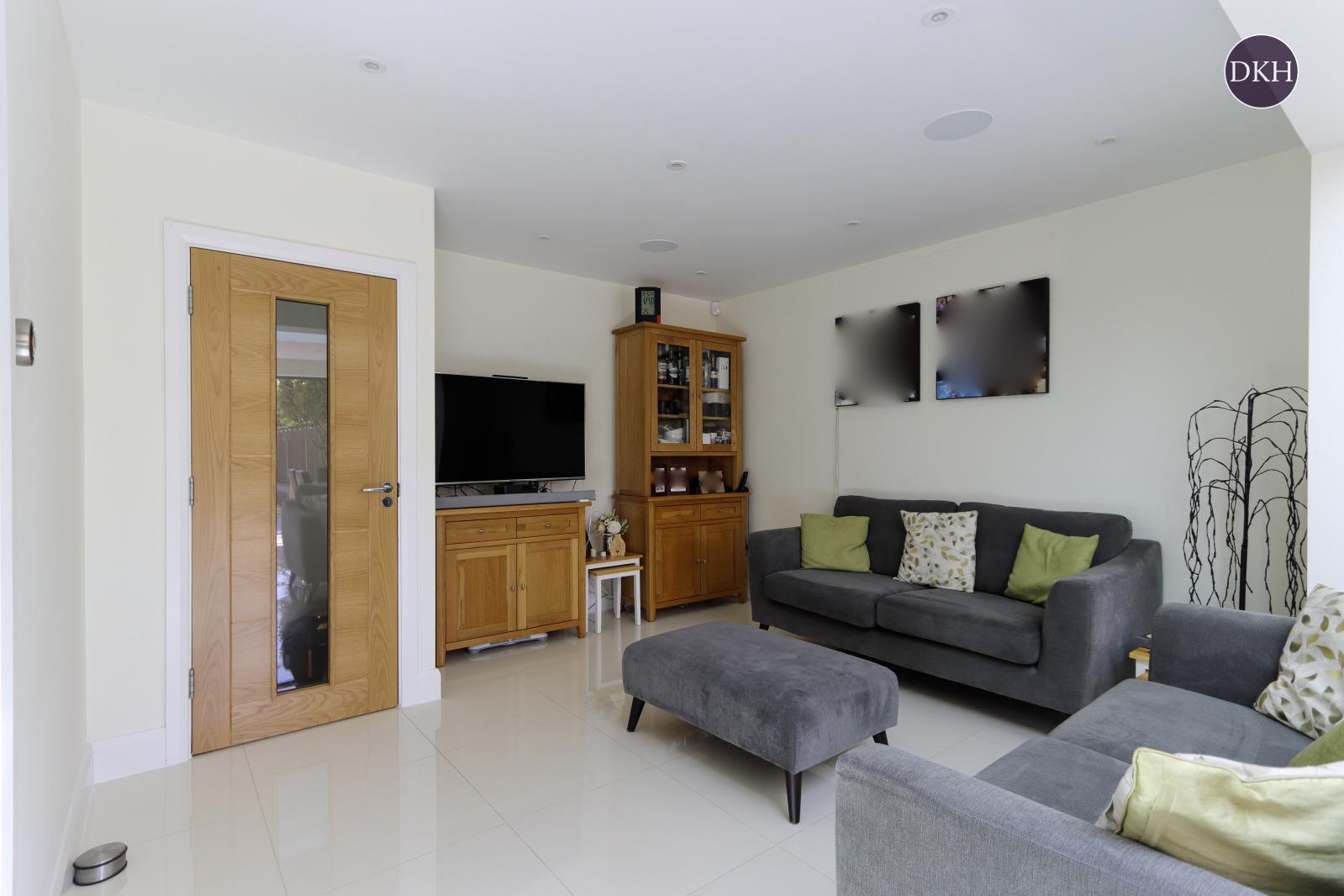 Property Image 7dd746c6-d3ac-44fe-a4f1-2fe64bbd8490
