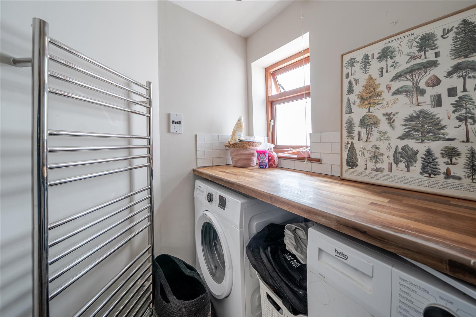 Property Image 7e1c0810-1d7d-48e3-8839-ce50606ecc3b