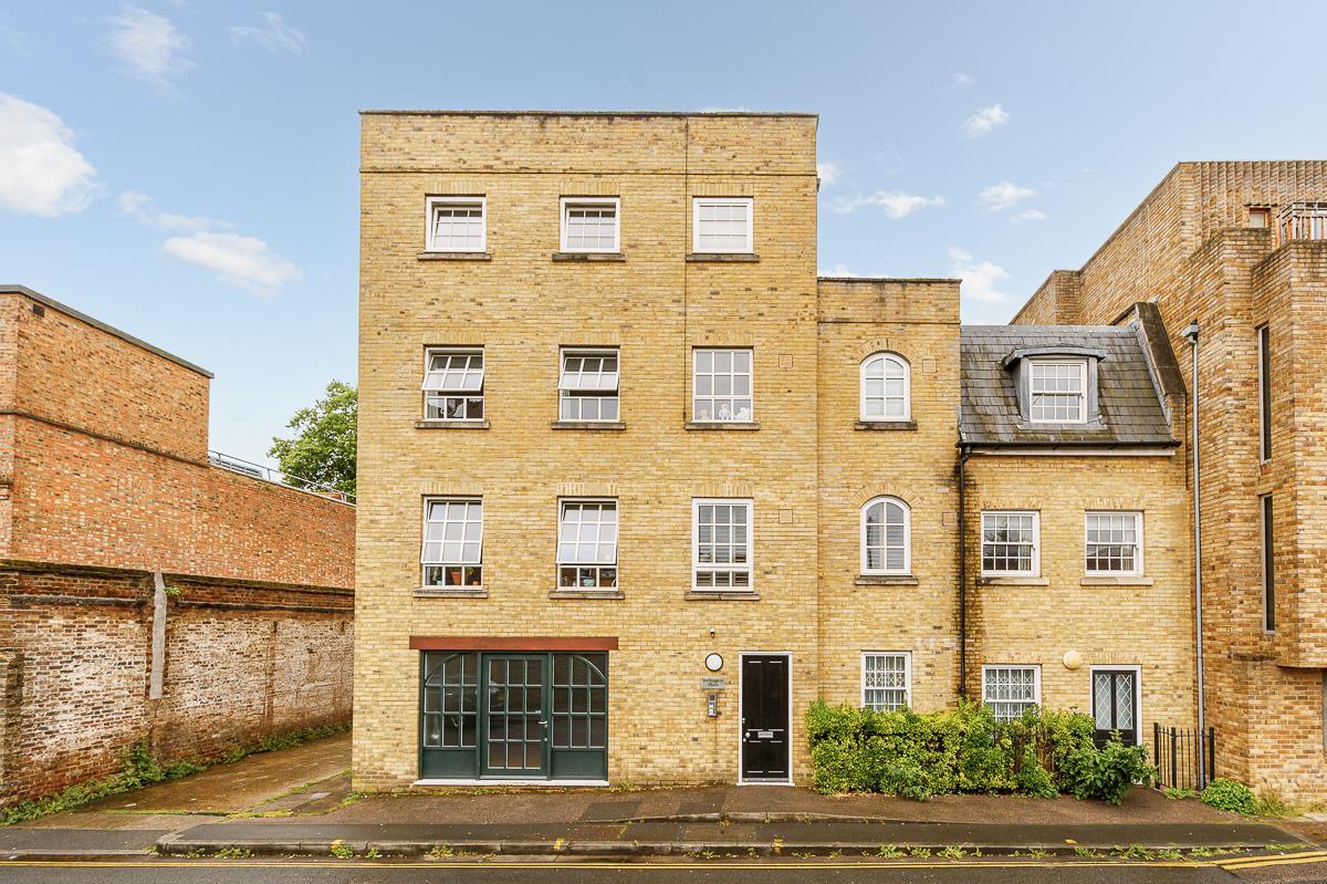 Property Image 7e39e25c-a68c-441a-a8ec-227d45bbe6ad