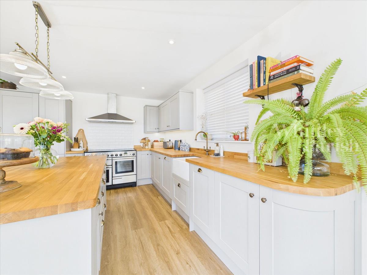 Property Image 7ea49306-4e34-482f-8426-b4b1c5792912