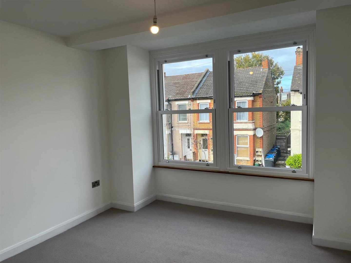 Property Image 7eb28cb3-5ae9-4948-81f1-65bfe1f8a195