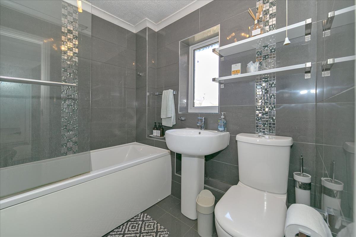 Property Image 7ed364fd-1210-4444-a7d3-673d44ebab3d