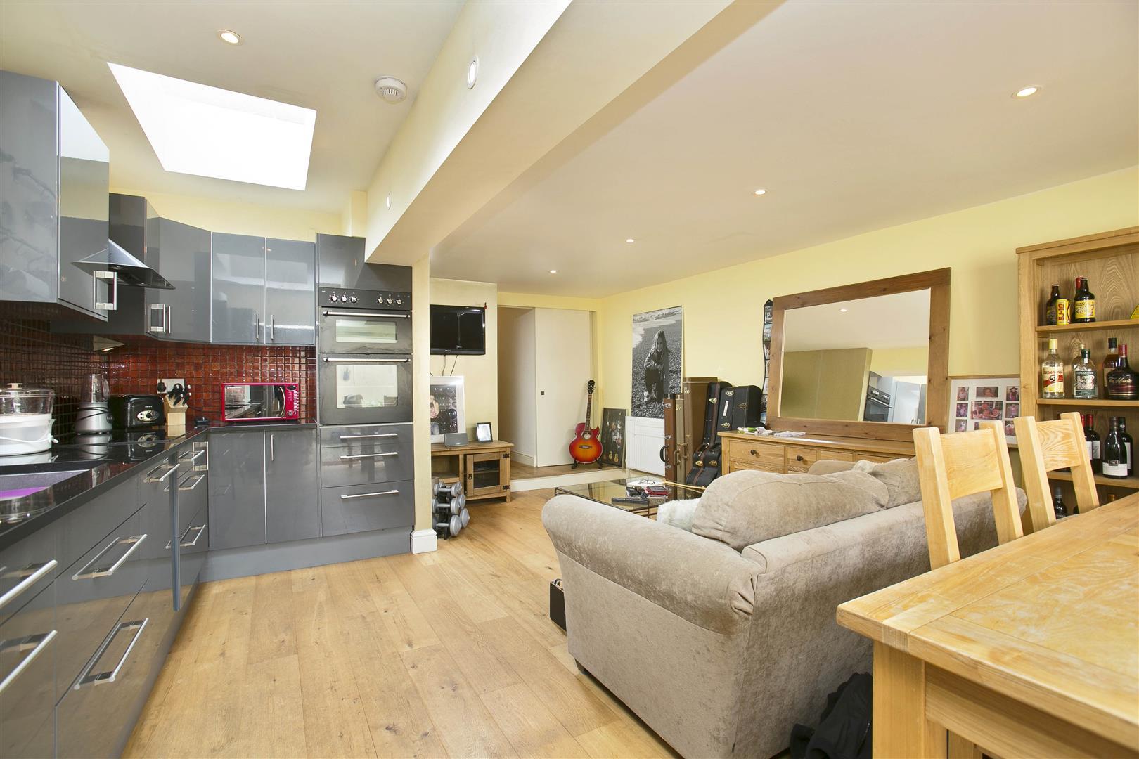 Property Image 7ef7032d-f377-4427-ba27-ae042f56a0ef