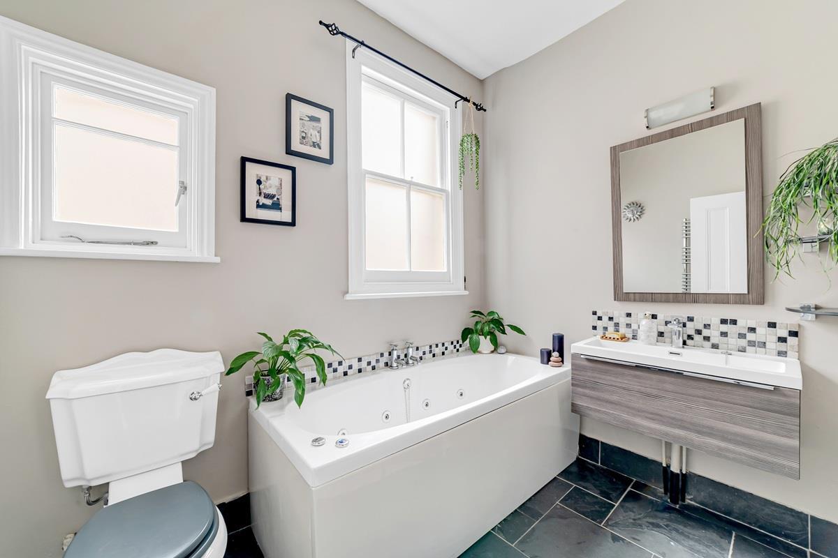Property Image 7f07ede0-5a24-45b3-9367-860d56611eec