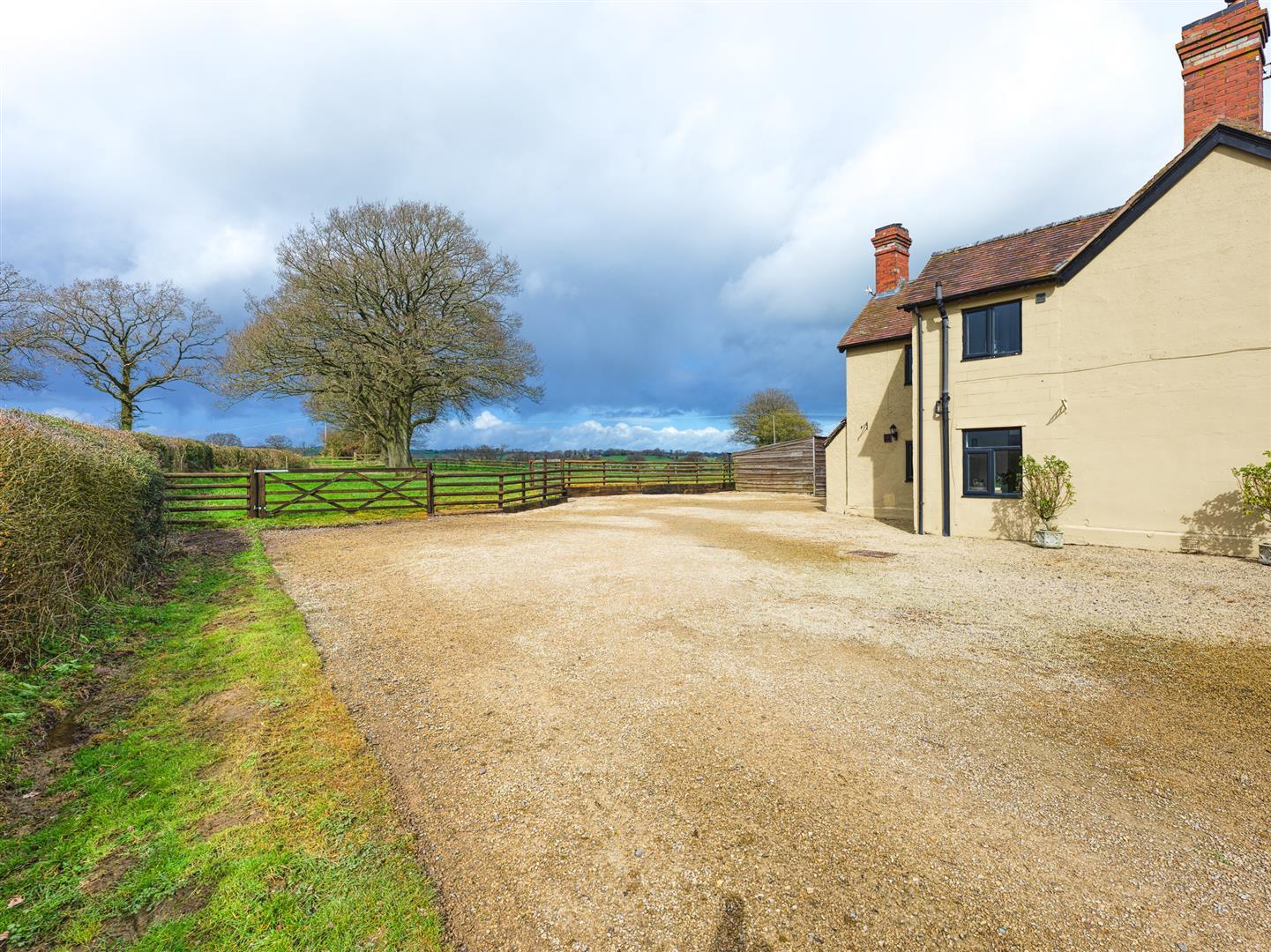 Property Image 7fc55d16-8558-4a81-93b2-03a40506b245