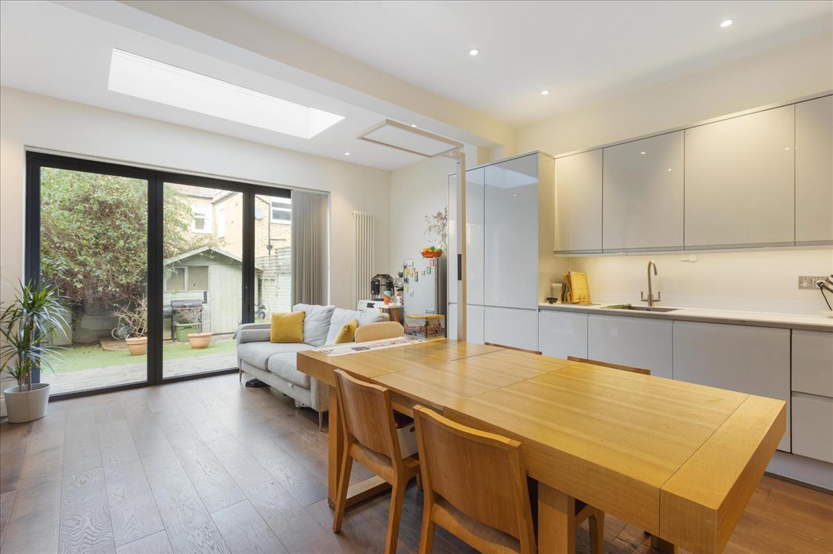 Property Image 7fee341b-9eb0-436e-9ffa-35d349f8260b