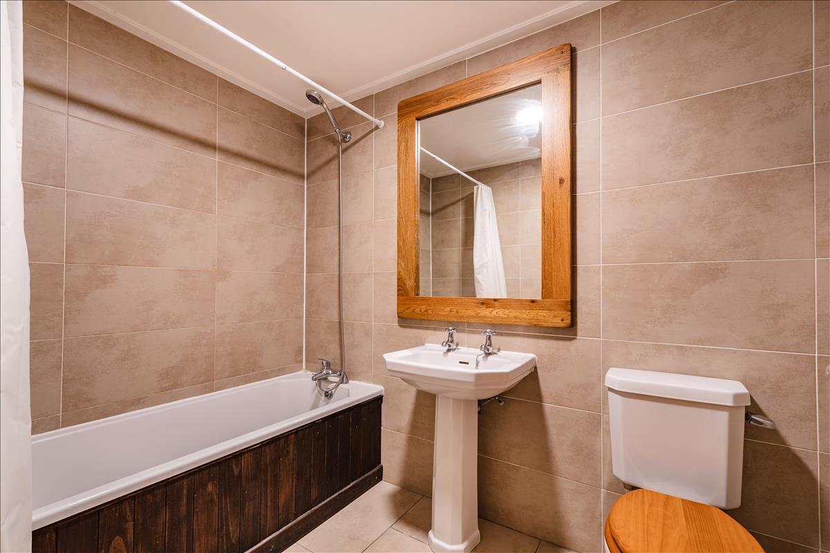 Property Image 7ff63e49-eb58-4372-89b6-50ee9e45d431