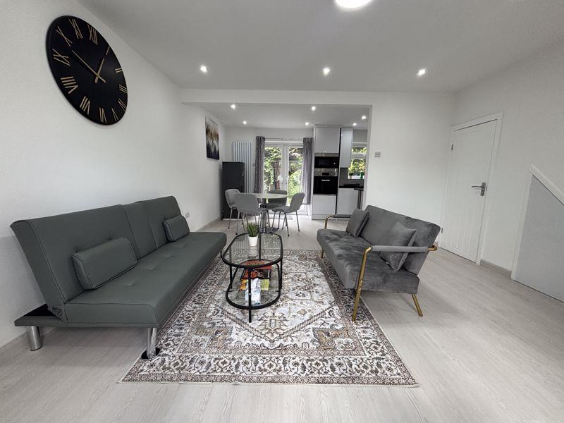 Property Image 7ff9af07-c6a6-4208-9bcb-4efd5bbc712a