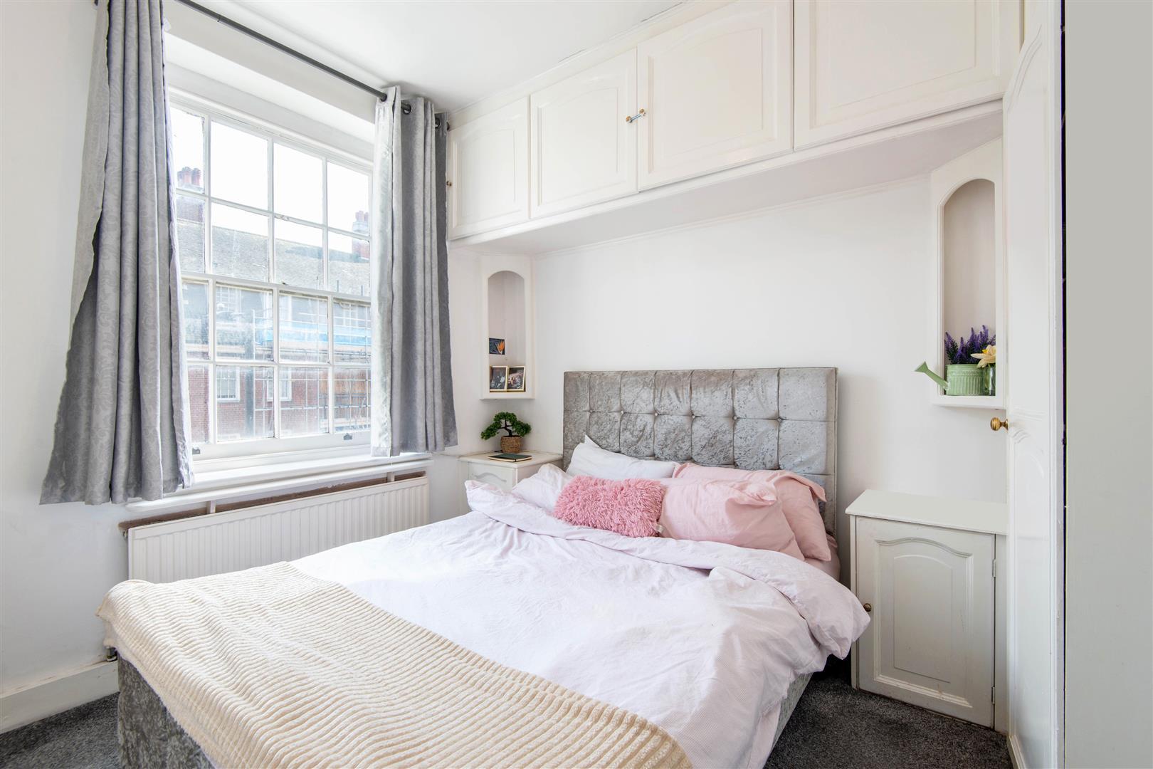Property Image 8012c68a-a2ff-451b-95c0-2d8a47282e36