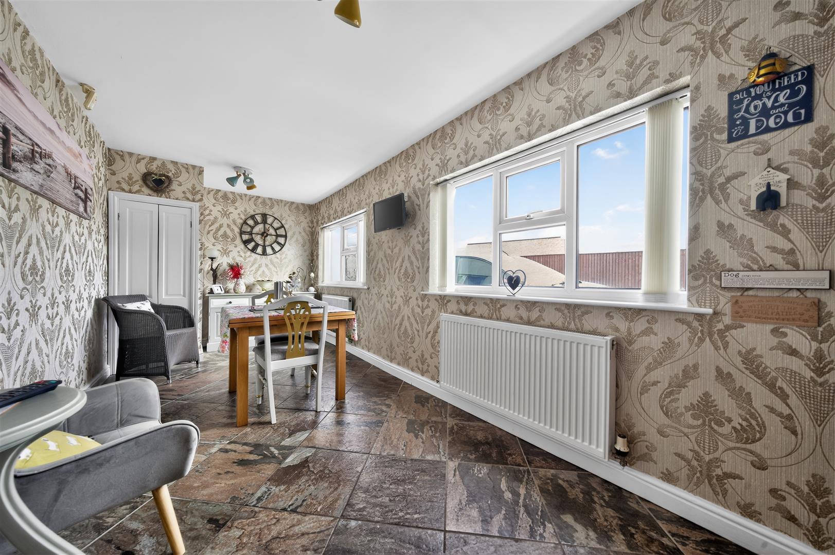 Property Image 8022bbdc-7b6f-44e3-90a7-816b44bcb294