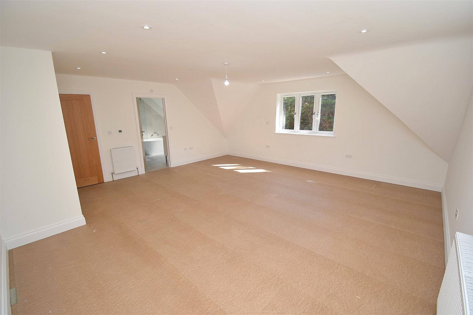 Property Image 8039b46b-1b85-4d70-92f8-93b90fdcb14c