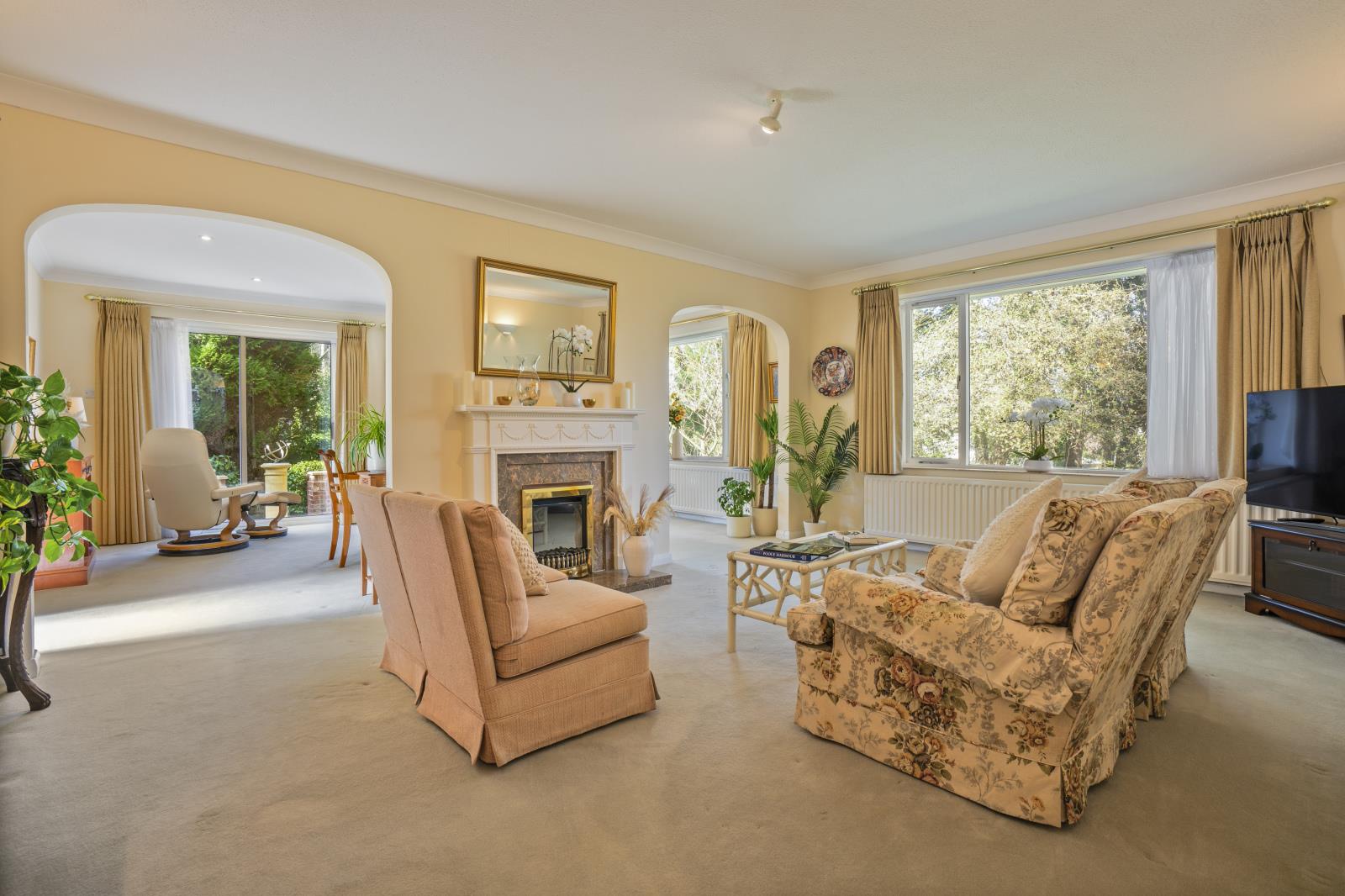 Property Image 8043dad8-0d43-40e4-94a8-9ccec8c20a46