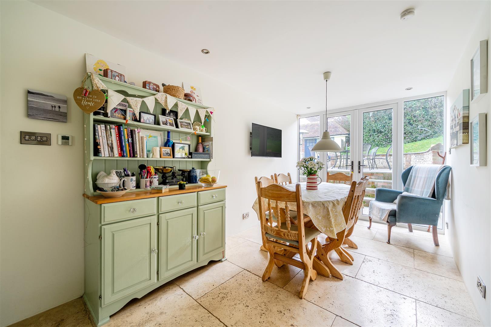 Property Image 804a7197-2592-4ef5-bcc5-29113ad72e91