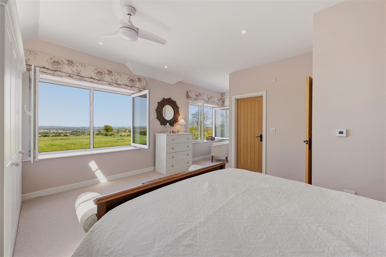 Property Image 806294ab-b627-4086-9a6f-68cde9c5b1d7