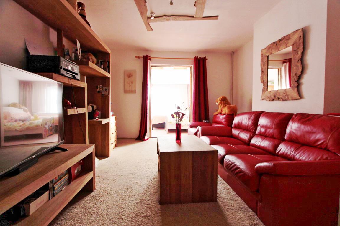 Property Image 80e34c1e-7950-44fe-9f4e-c256ea4e548b
