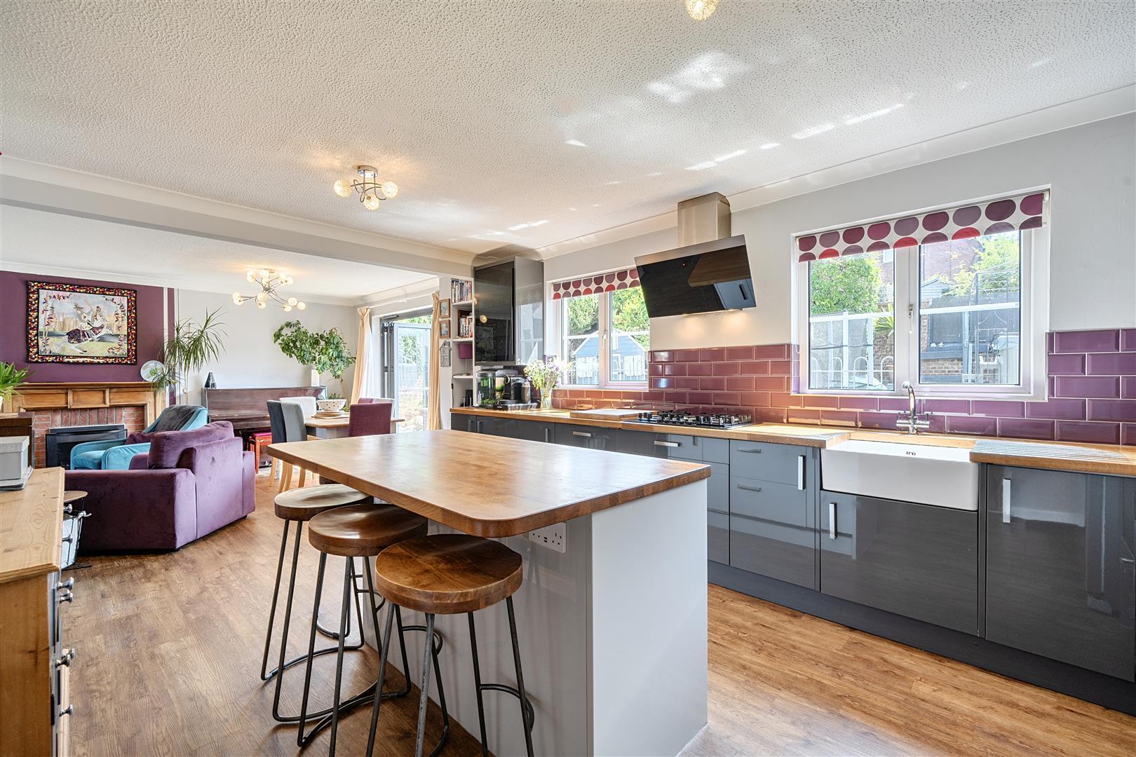 Property Image 80e52361-8d78-46d8-a3c1-655219198f8c