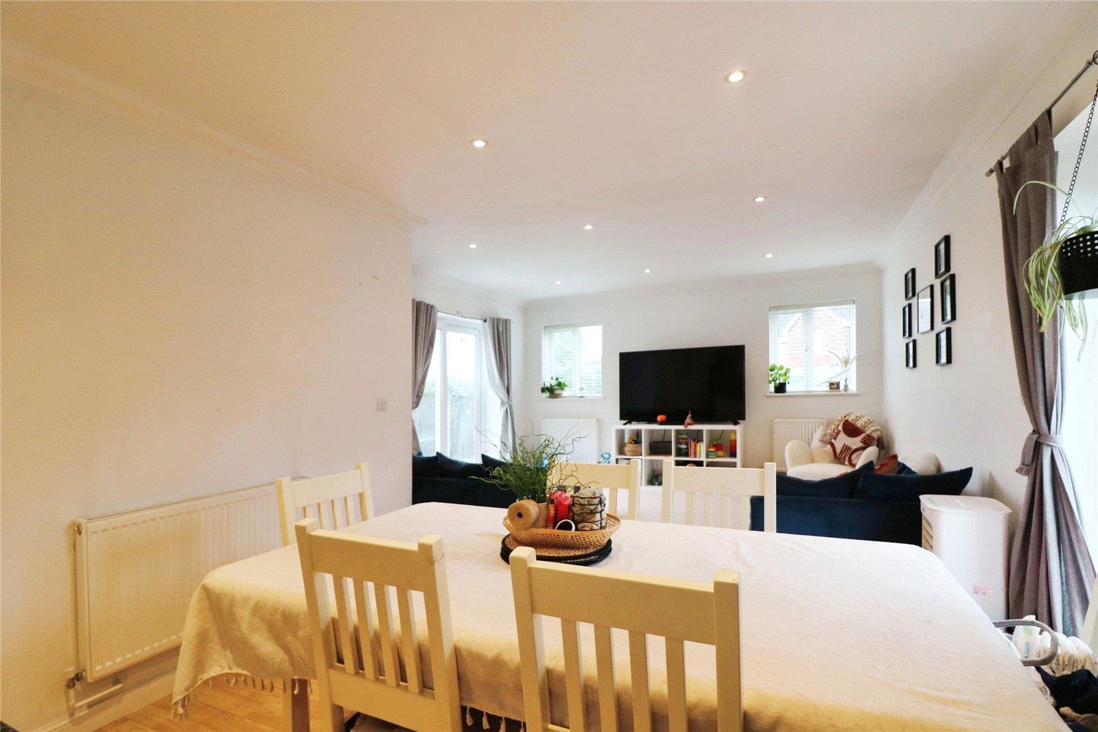 Property Image 815a242b-ee29-4733-94a0-2e08d688e423