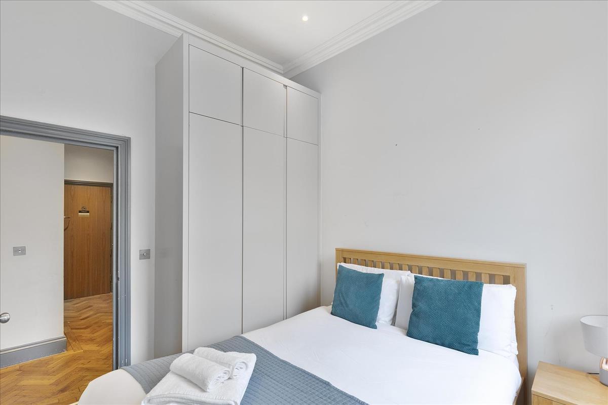 Property Image 817479c4-621e-48ed-bcf0-f5b2196a18c4