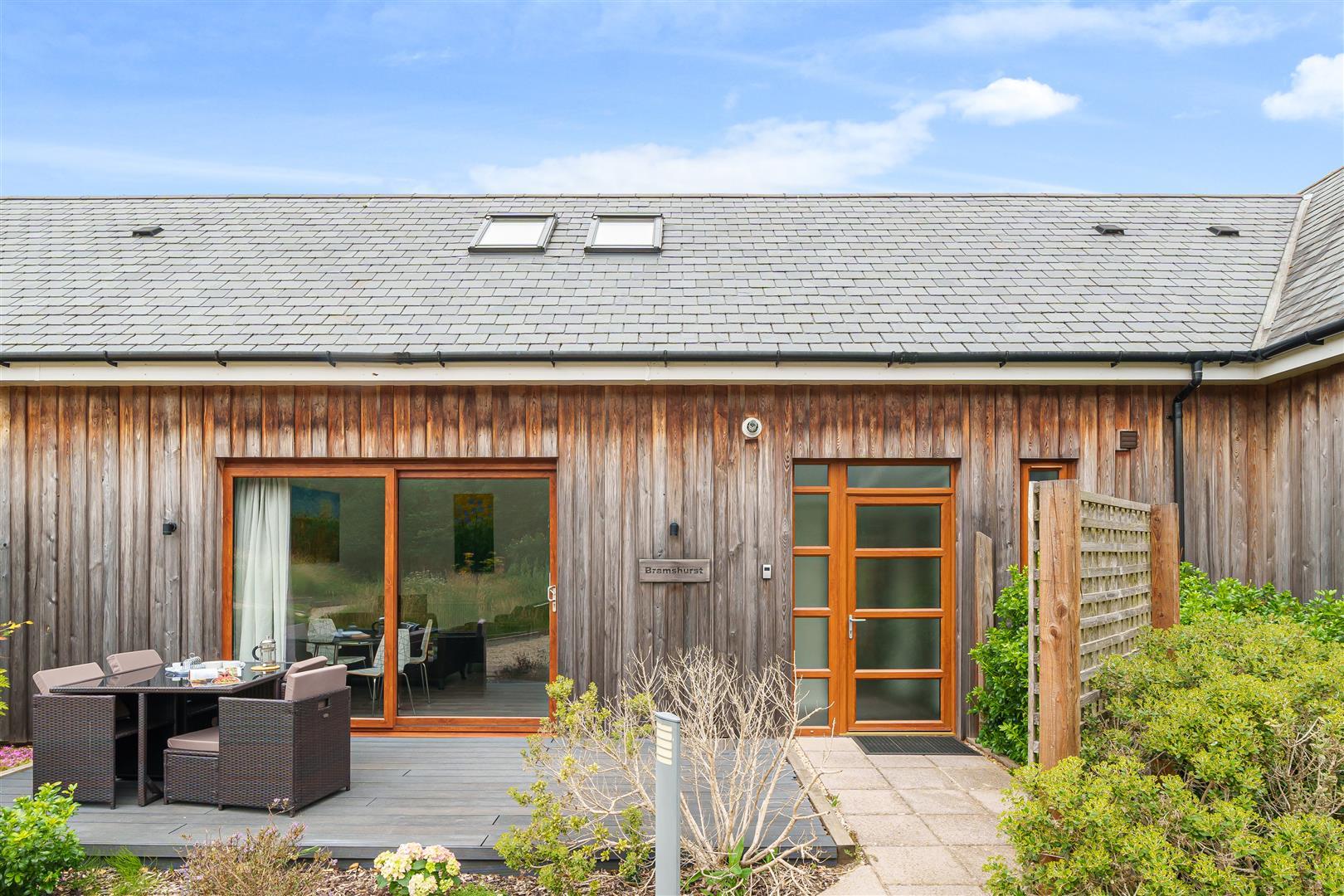 Property Image 8198ea9c-eaee-4017-bc83-fdfaafa96f38