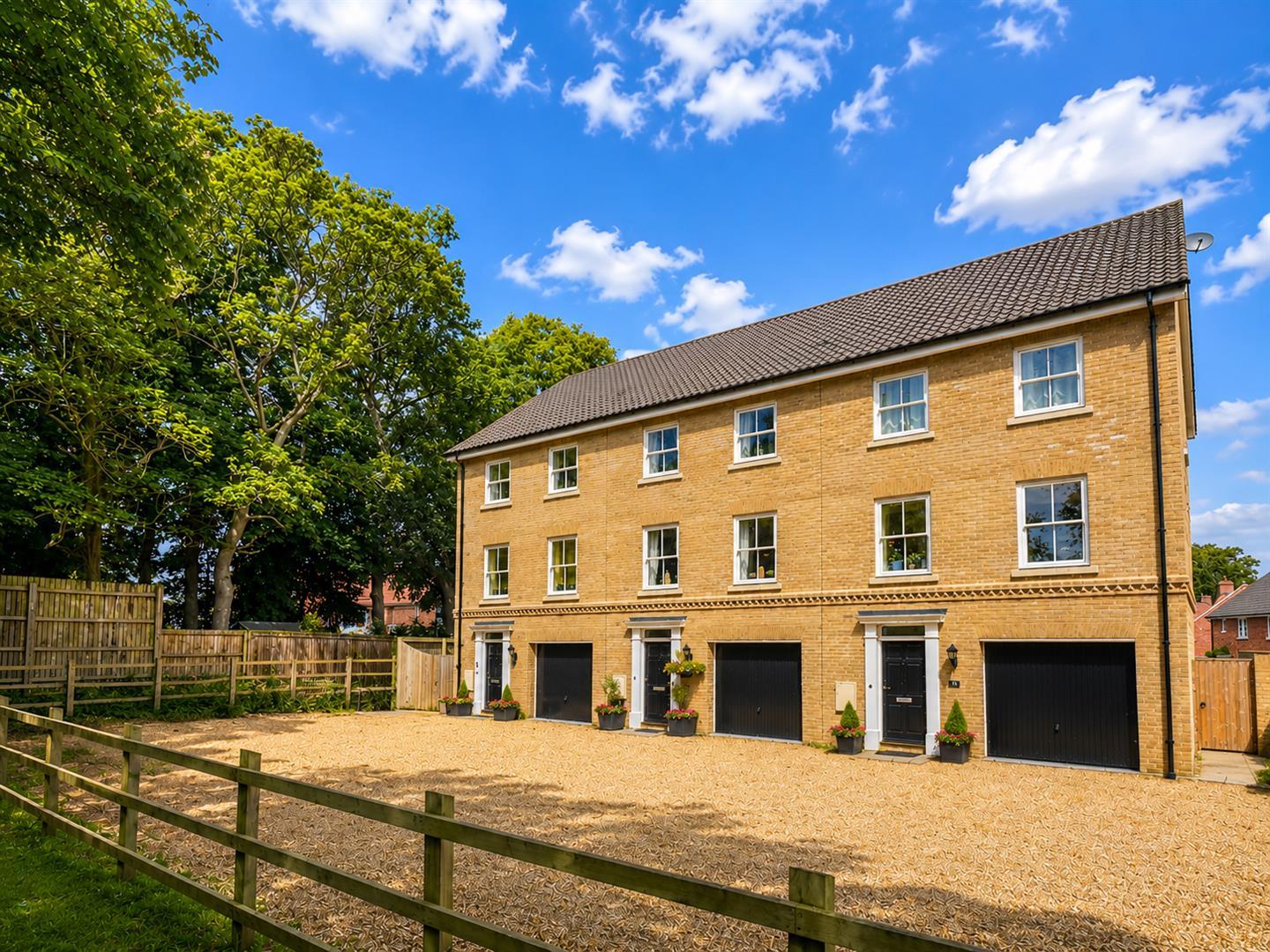 Property Image 81a50bfe-fc93-4277-bf8f-120c857c537e