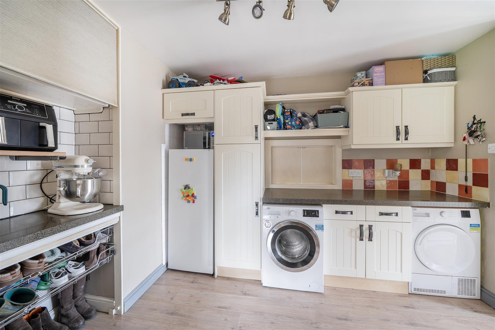 Property Image 81aacd01-5b9d-4890-8e90-f929817e5c3e