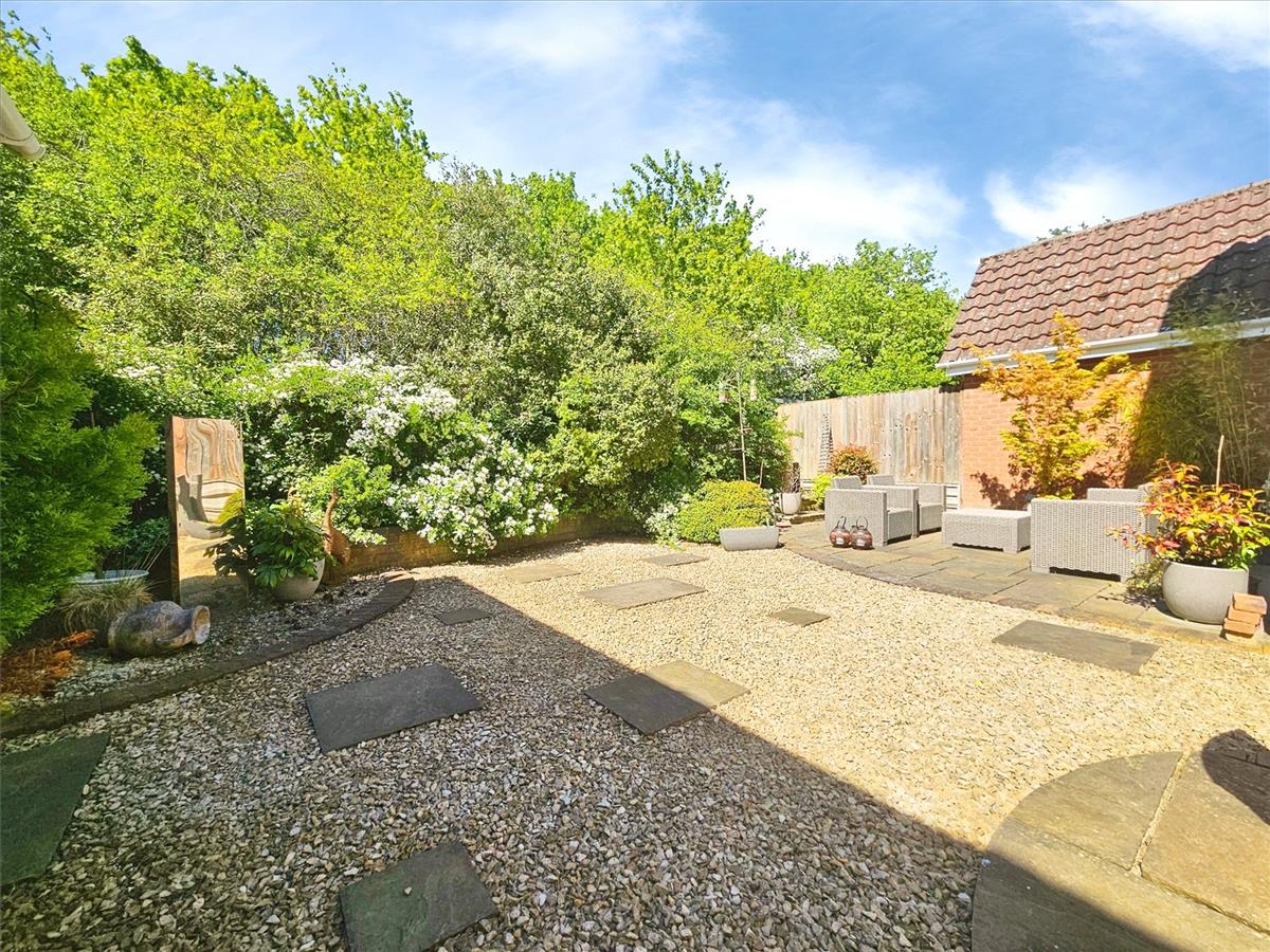 Property Image 81af338c-aa58-47e5-aac9-329b2d8692e2