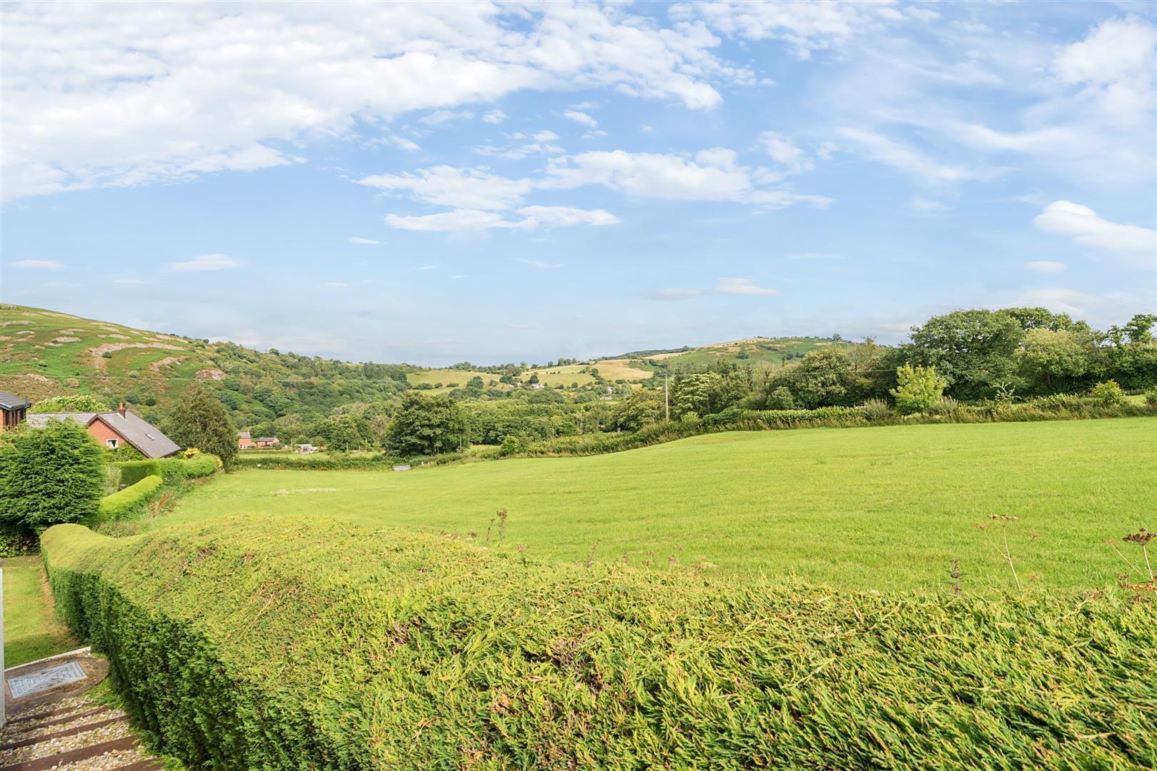 Property Image 81df2672-57b8-45b3-8b53-01706041df0f